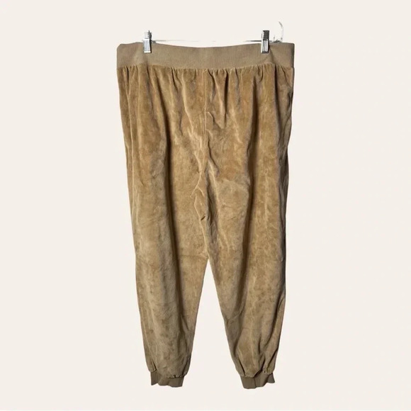 0065. ABOUND VELVET JOGGERS GOLD IN COLOR SIZE LARGE - Picture 7 of 10